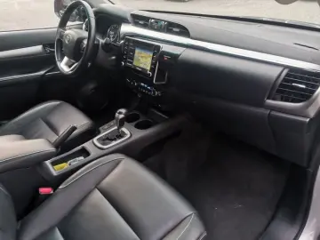 TOYOTA Toyota Hilux 2.8 D-4D 4WD 4 porte Double Cab Exe