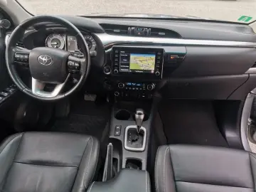 TOYOTA Toyota Hilux 2.8 D-4D 4WD 4 porte Double Cab Exe