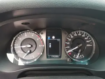 TOYOTA Toyota Hilux 2.8 D-4D 4WD 4 porte Double Cab Exe