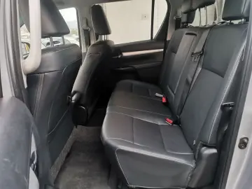 TOYOTA Toyota Hilux 2.8 D-4D 4WD 4 porte Double Cab Exe
