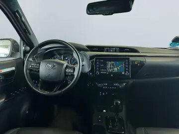 TOYOTA Hilux 4x4 Double Cab Invincible  Hardtop AHK 360