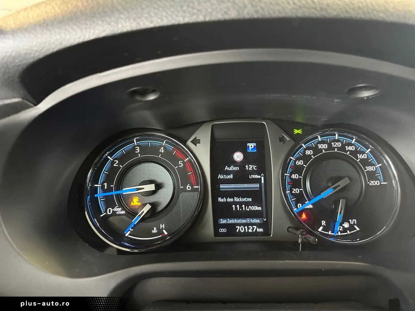 TOYOTA Hilux 4x4 Double Cab Invincible  Hardtop AHK 360