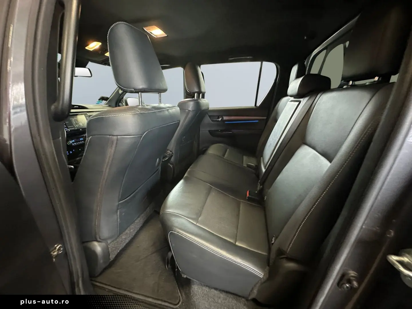 TOYOTA Hilux 4x4 Double Cab Invincible  Hardtop AHK 360