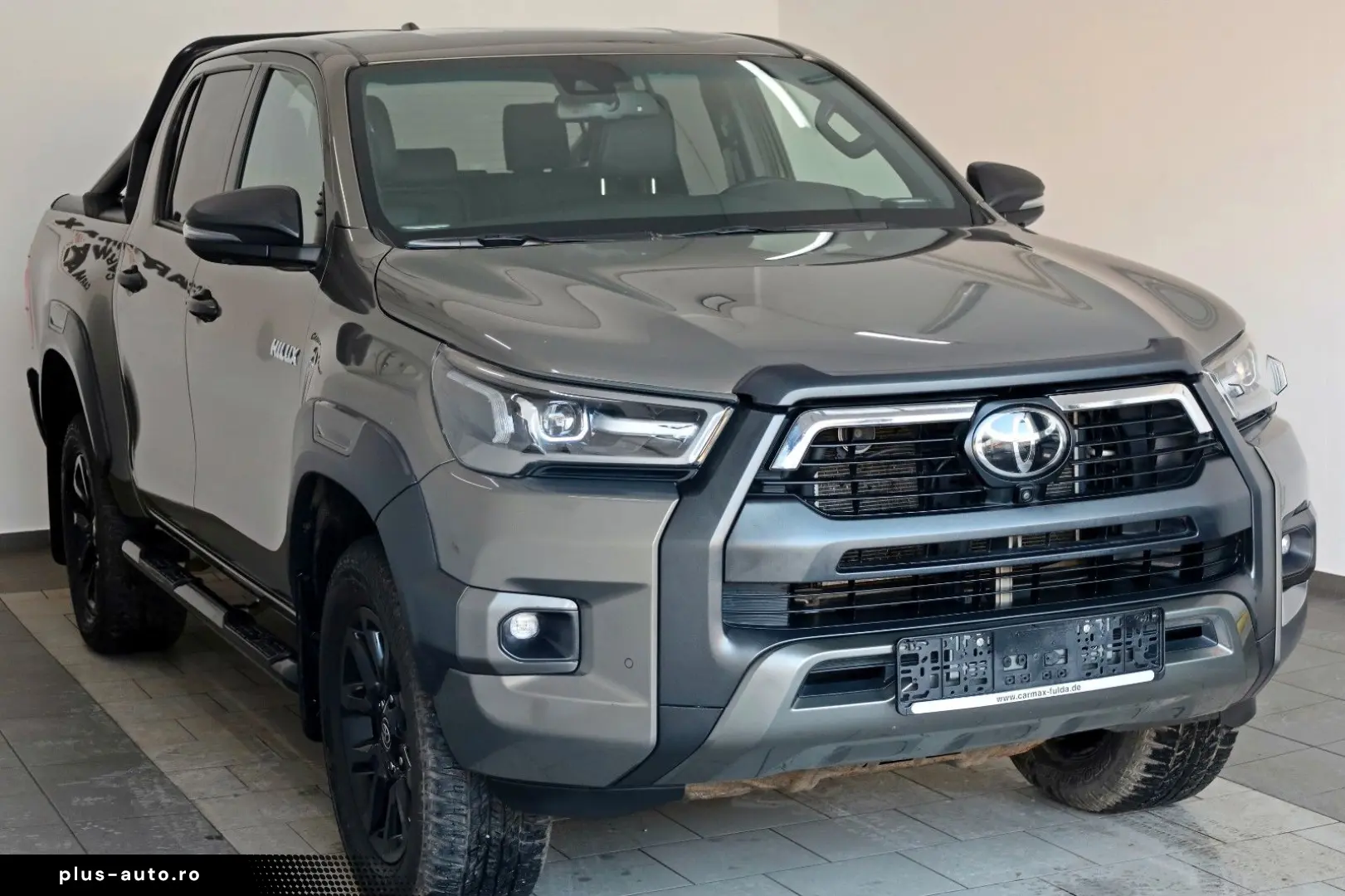 TOYOTA Hilux 2.8 D-4D Invincible  Rollbügel  Rollo  AHK