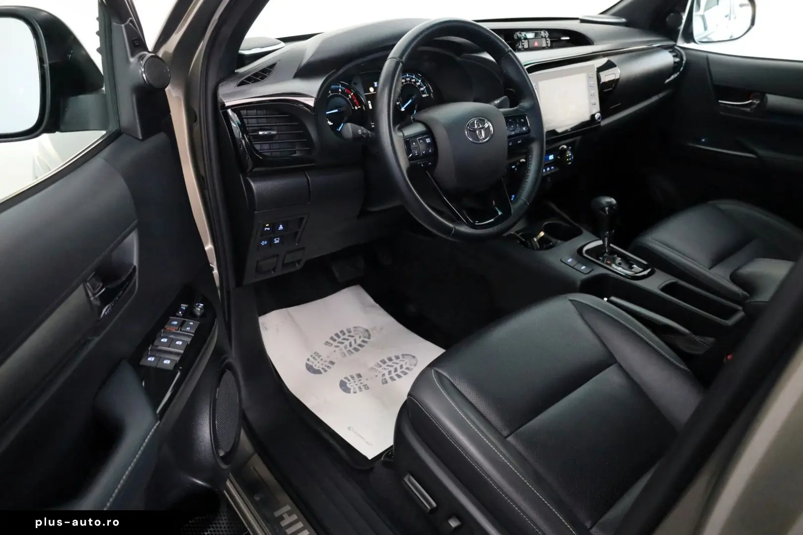 TOYOTA Hilux 2.8 D-4D Invincible  Rollbügel  Rollo  AHK