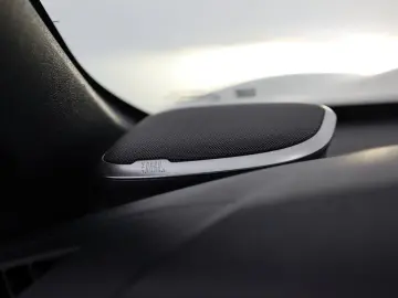 TOYOTA Hilux 2.8 D-4D Invincible  Rollbügel  Rollo  AHK