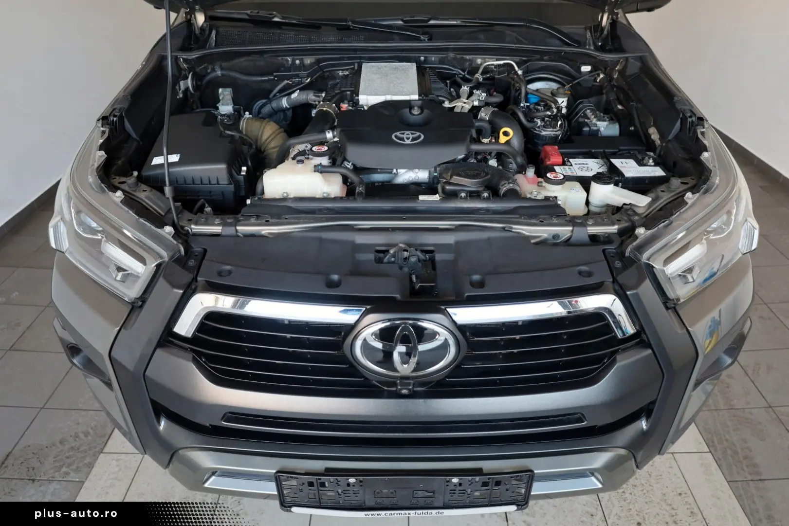 TOYOTA Hilux 2.8 D-4D Invincible  Rollbügel  Rollo  AHK