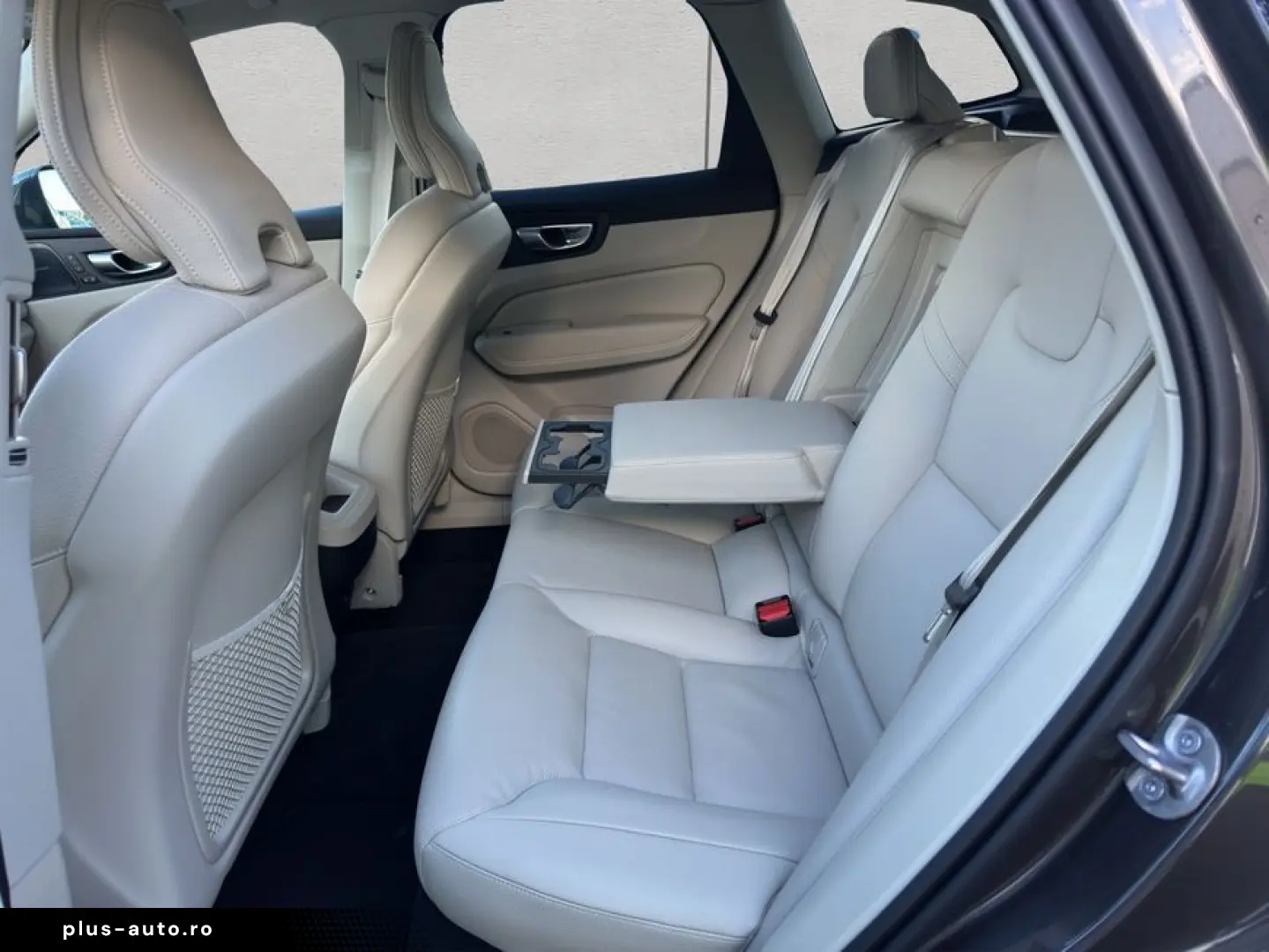 VOLVO XC60 B5 AWD Vollleder PilotAssist BLIS H&K 19&&hellip;