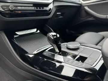 BMW X4 xDrive20d  M Sportpaket 20  LC   HUD HIFI DAB