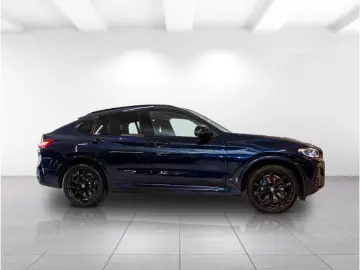 BMW X4 M40i AHK Panorama Navi HUD Leder StandHZG RFK