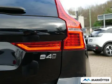 VOLVO XC60 B4 AWD Plus Dark ACC BLIS 360 Standhzg Holz