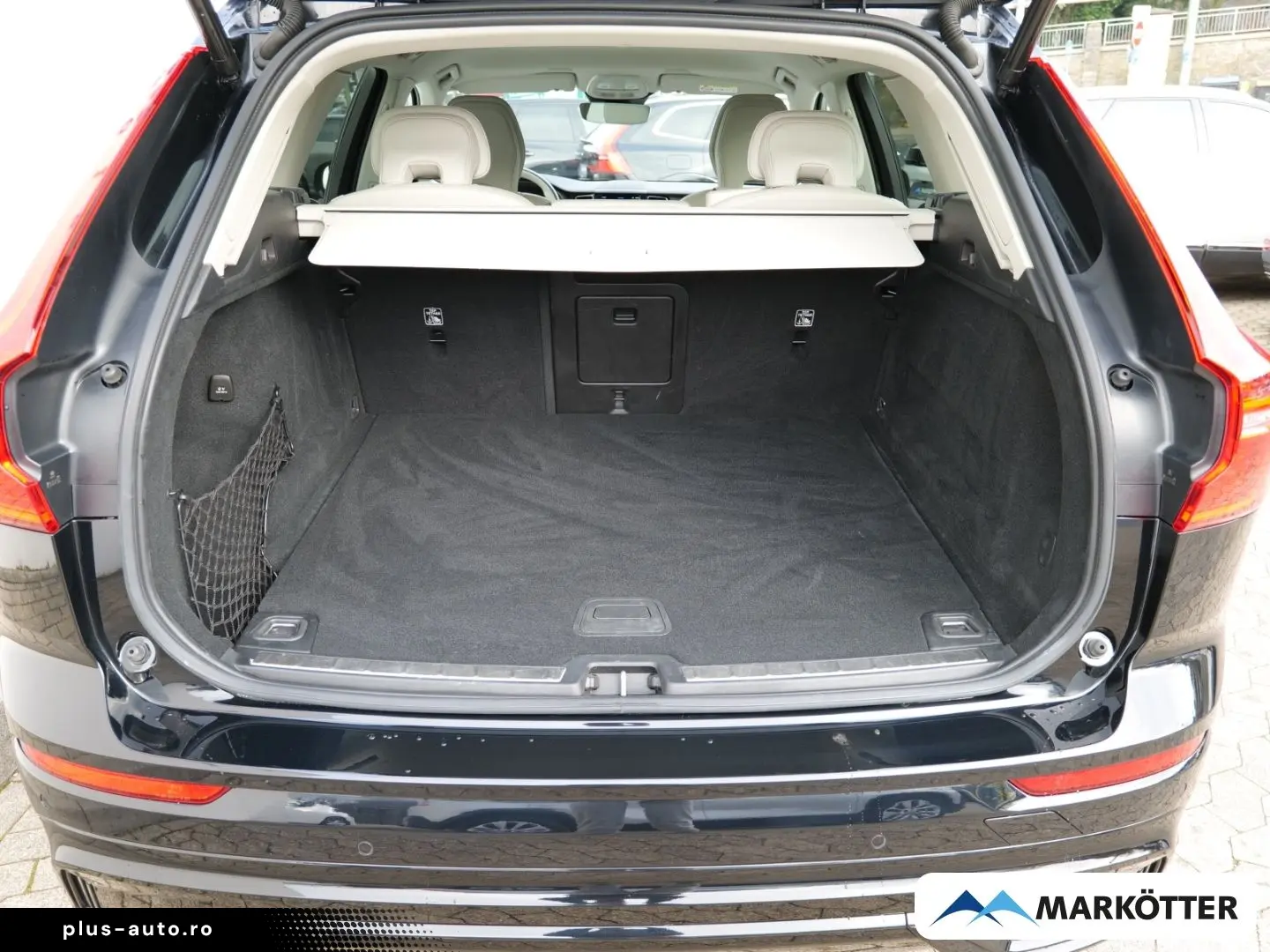 VOLVO XC60 B4 AWD Plus Dark ACC BLIS 360 Standhzg Holz