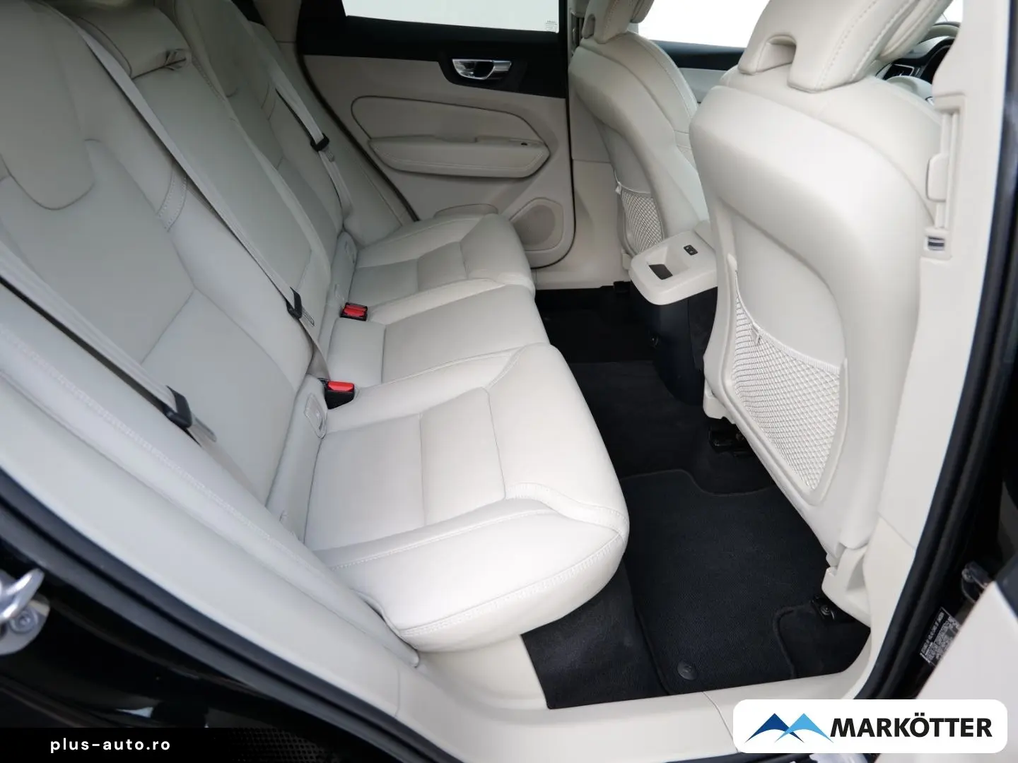 VOLVO XC60 B4 AWD Plus Dark ACC BLIS 360 Standhzg Holz