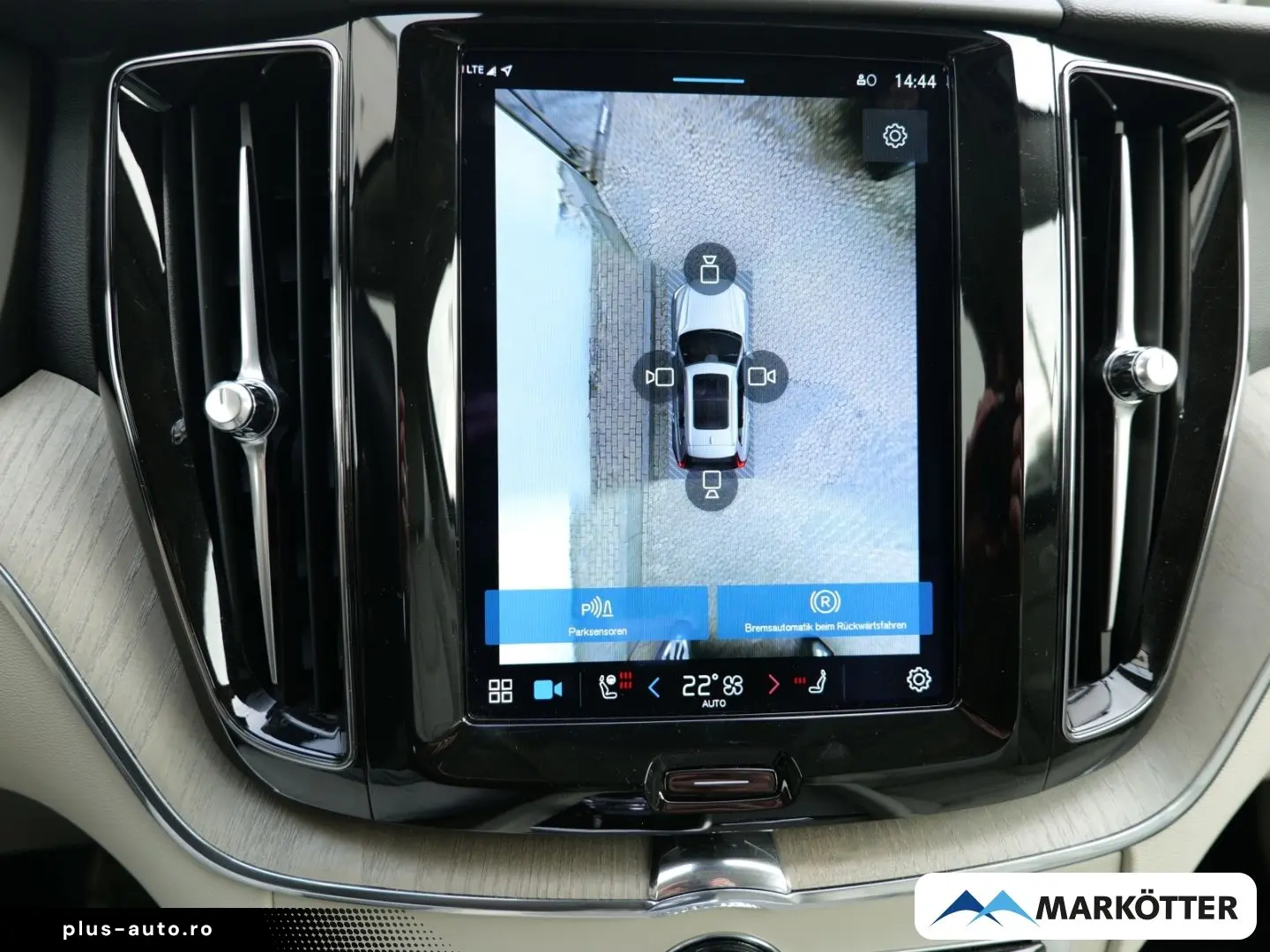 VOLVO XC60 B4 AWD Plus Dark ACC BLIS 360 Standhzg Holz