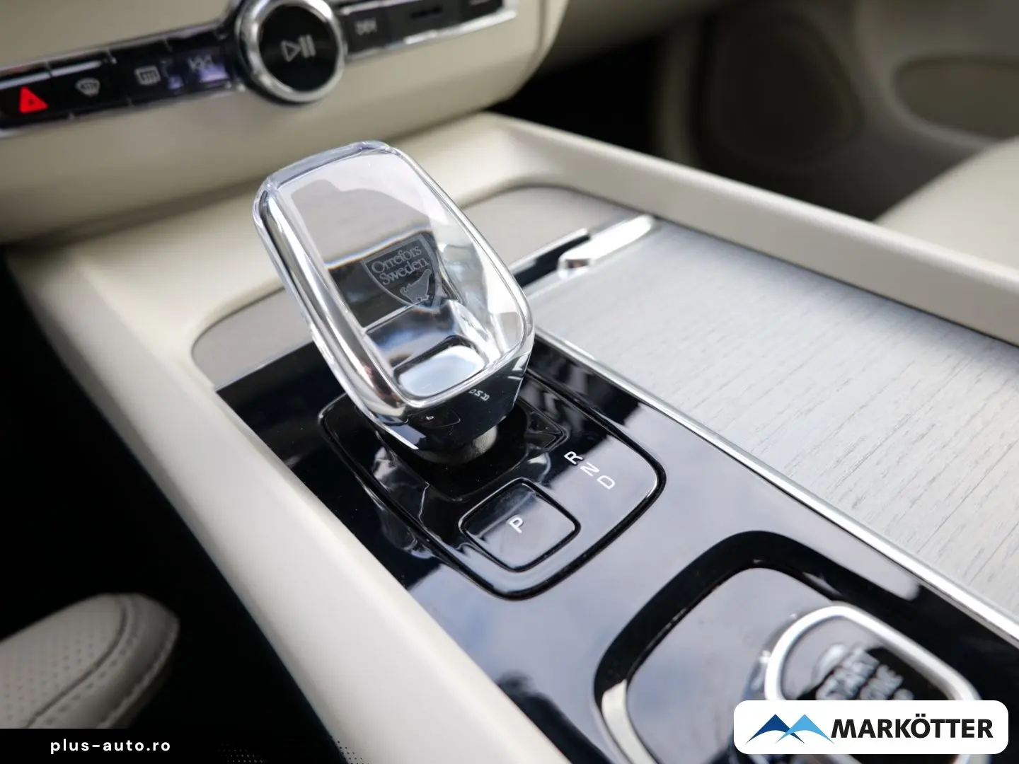 VOLVO XC60 B4 AWD Plus Dark ACC BLIS 360 Standhzg Holz