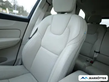 VOLVO XC60 B4 AWD Plus Dark ACC BLIS 360 Standhzg Holz