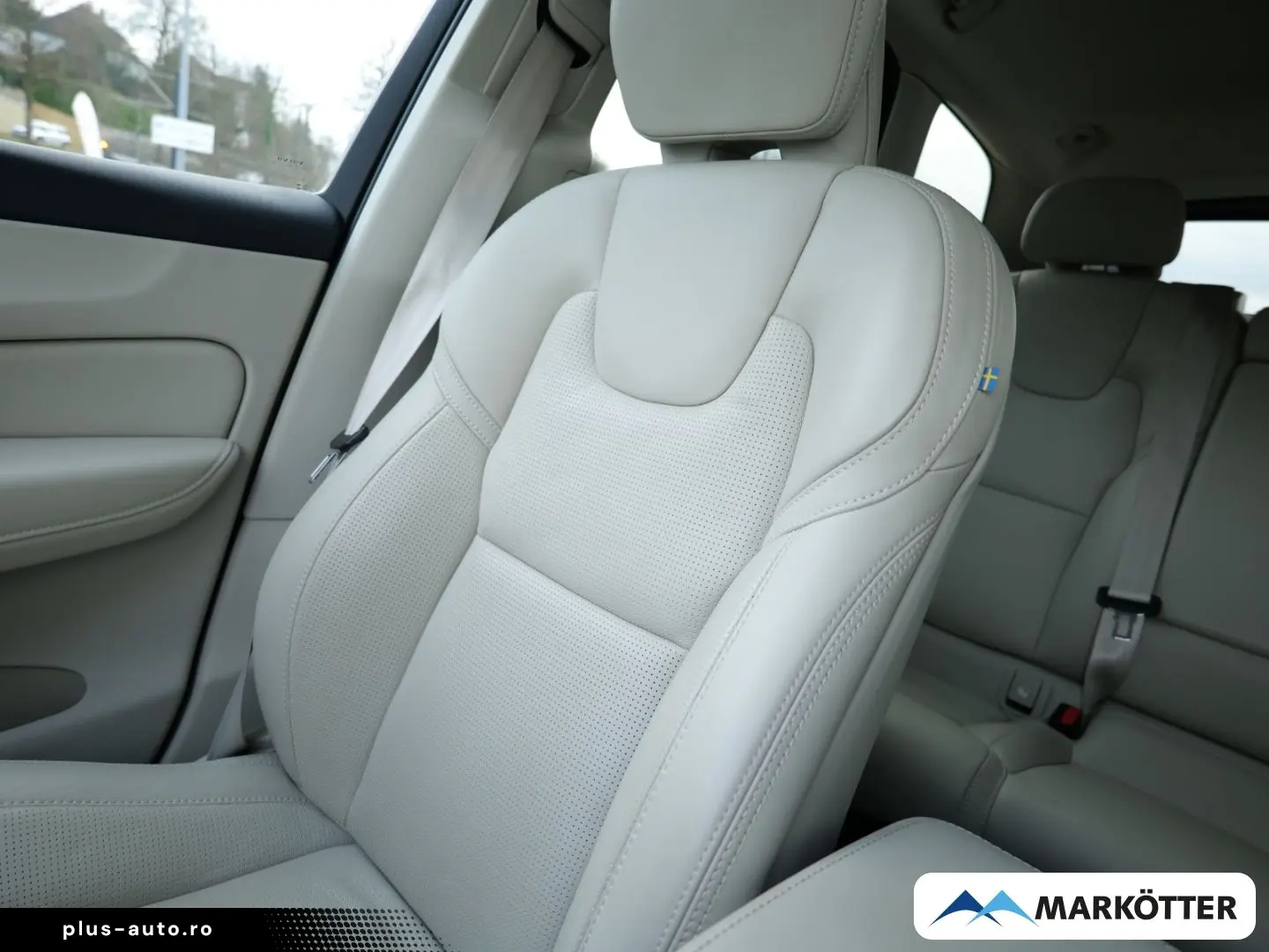 VOLVO XC60 B4 AWD Plus Dark ACC BLIS 360 Standhzg Holz