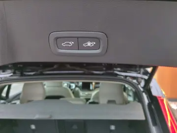 VOLVO XC40 Plus Bright Recharge Plug-In Hybrid 2WD Sta