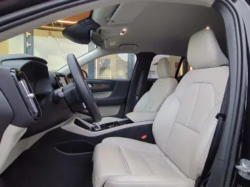 VOLVO XC40 Plus Bright Recharge Plug-In Hybrid 2WD Sta