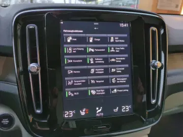 VOLVO XC40 Plus Bright Recharge Plug-In Hybrid 2WD Sta