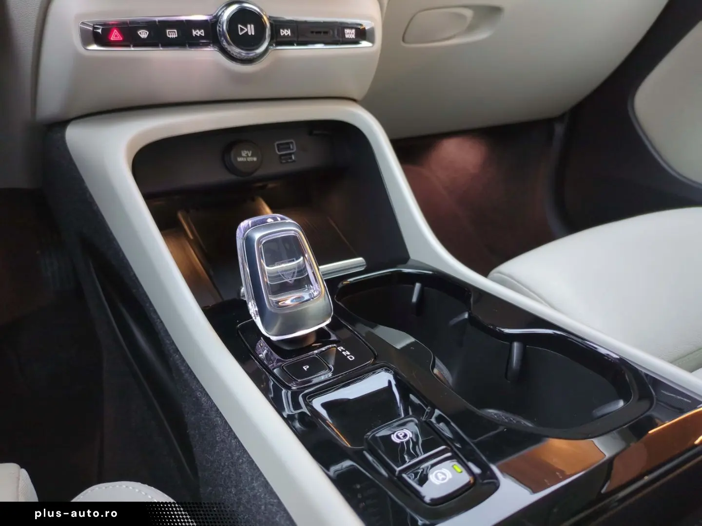 VOLVO XC40 Plus Bright Recharge Plug-In Hybrid 2WD Sta