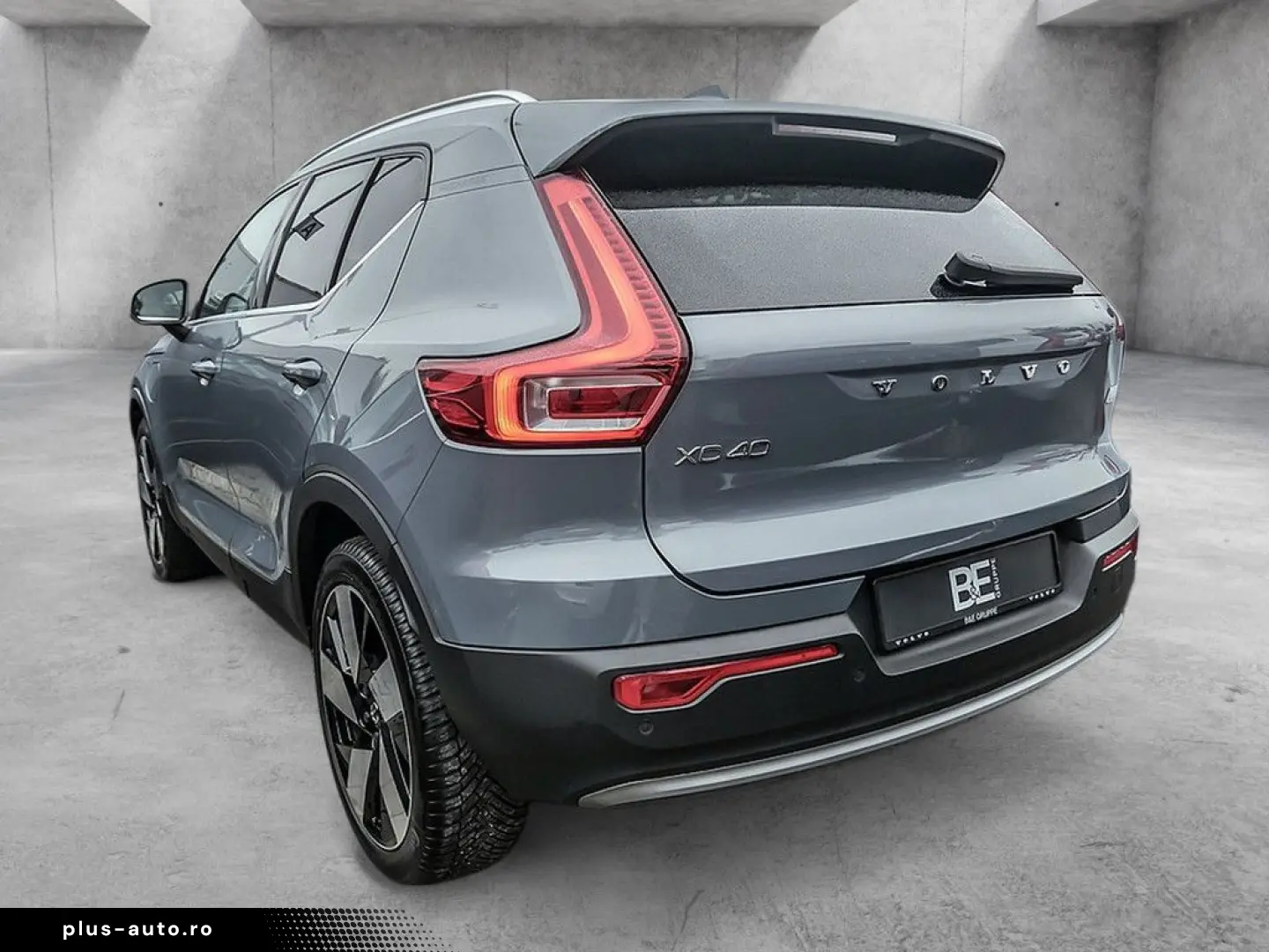 VOLVO XC40 T5 Plus Bright Recharge Plug-In Hybrid LED