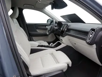 VOLVO XC40 T5 Plus Bright Recharge Plug-In Hybrid LED