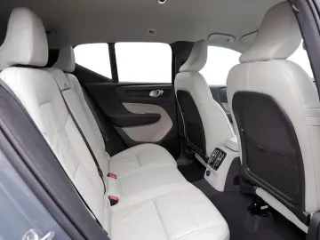 VOLVO XC40 T5 Plus Bright Recharge Plug-In Hybrid LED