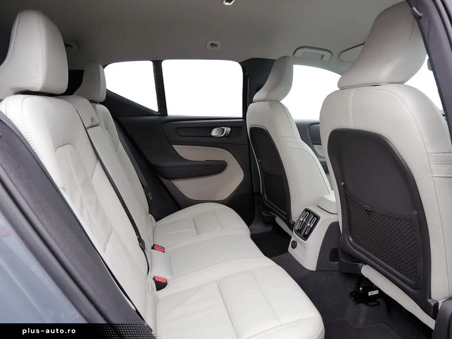 VOLVO XC40 T5 Plus Bright Recharge Plug-In Hybrid LED