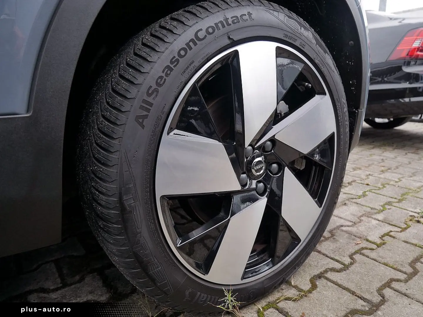 VOLVO XC40 T5 Plus Bright Recharge Plug-In Hybrid LED