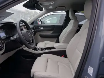 VOLVO XC40 T5 Plus Bright Recharge Plug-In Hybrid LED