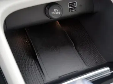 VOLVO XC40 T5 Plus Bright Recharge Plug-In Hybrid LED