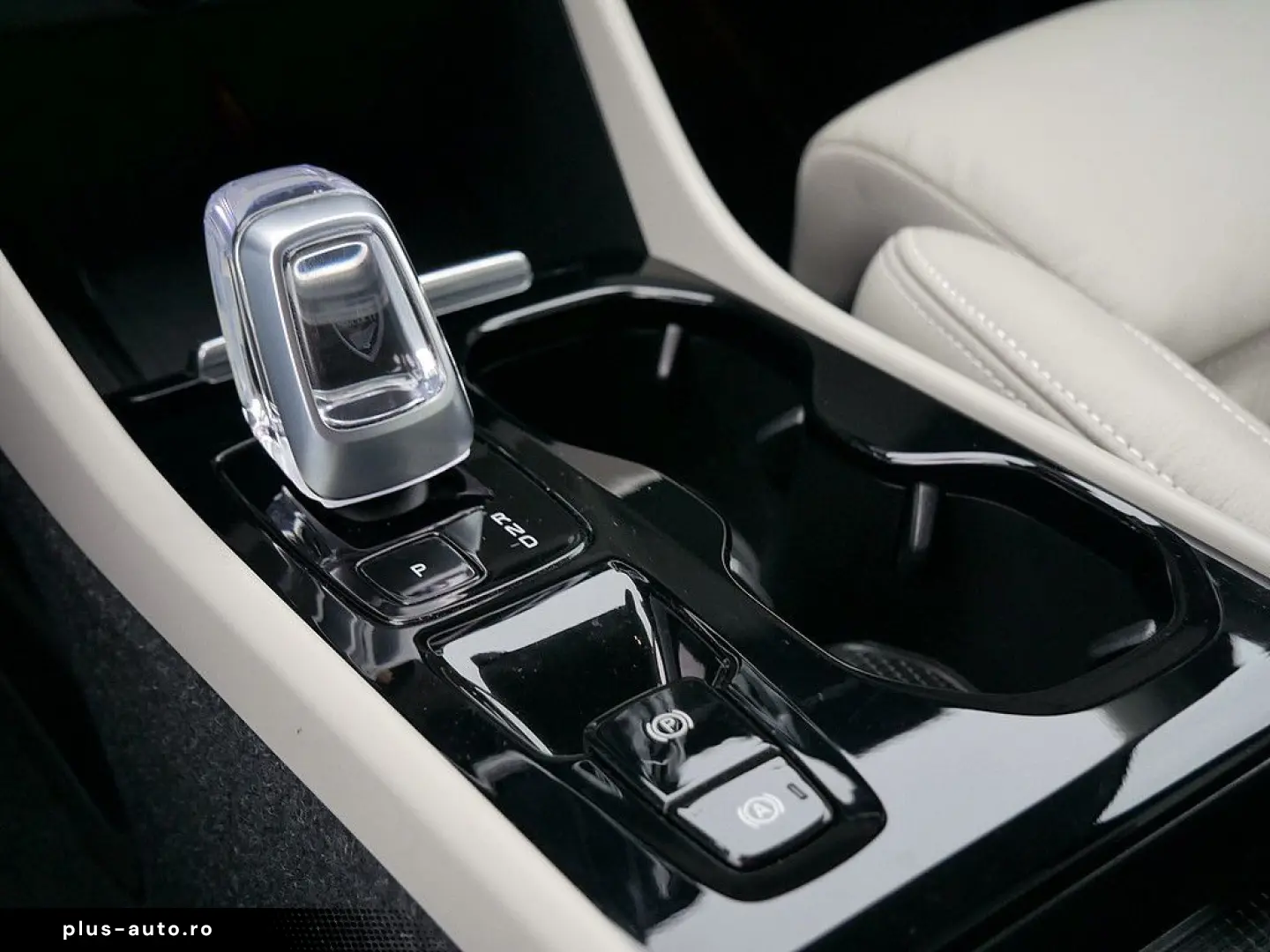 VOLVO XC40 T5 Plus Bright Recharge Plug-In Hybrid LED