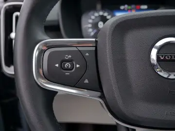 VOLVO XC40 T5 Plus Bright Recharge Plug-In Hybrid LED