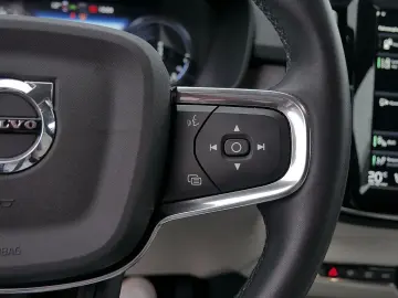 VOLVO XC40 T5 Plus Bright Recharge Plug-In Hybrid LED