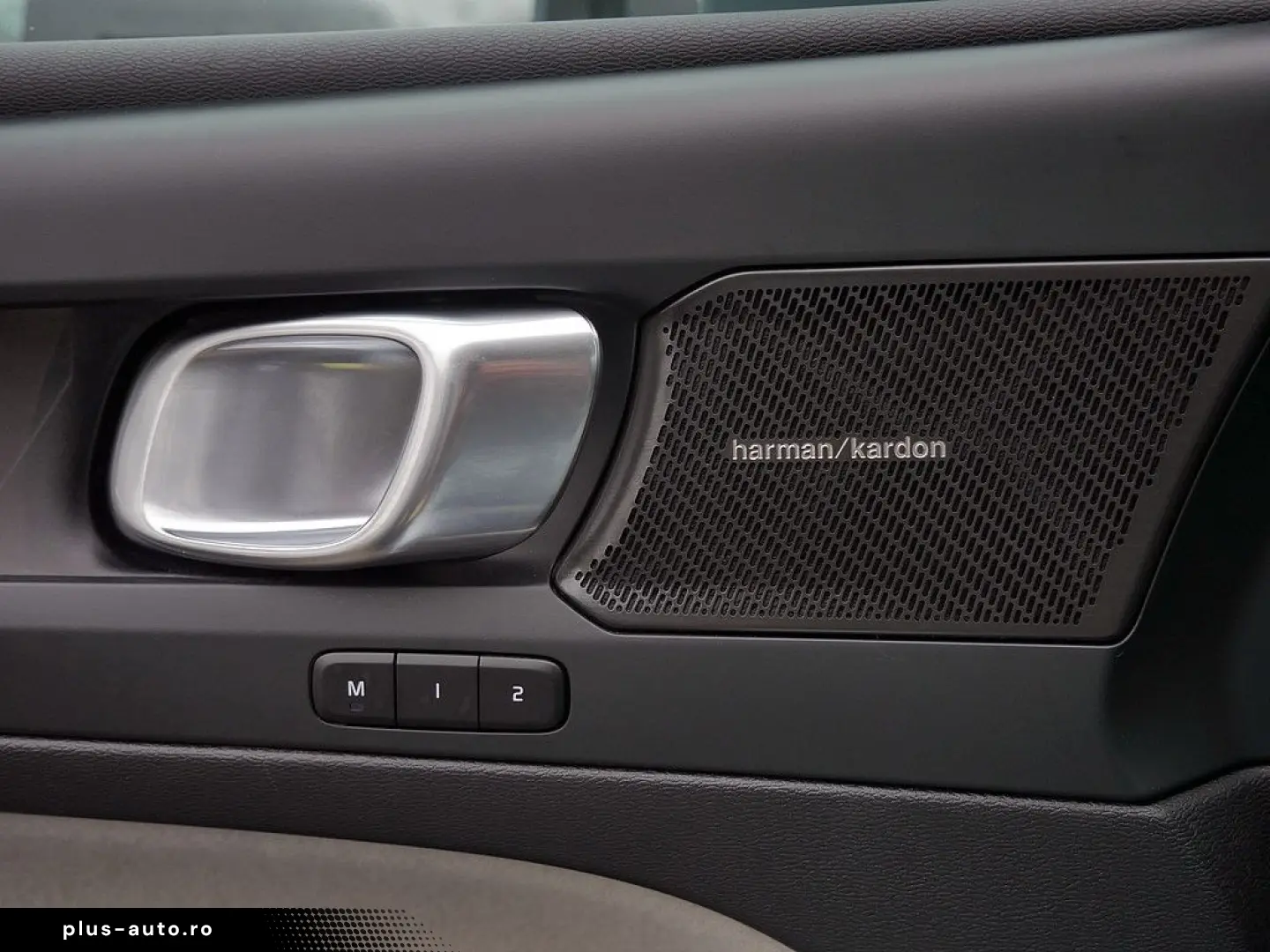 VOLVO XC40 T5 Plus Bright Recharge Plug-In Hybrid LED