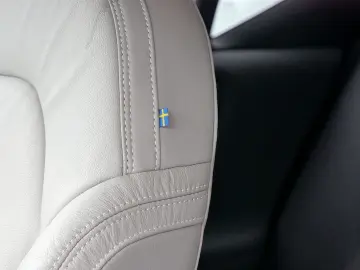 VOLVO XC40 T5 Plus Bright Recharge Plug-In Hybrid LED