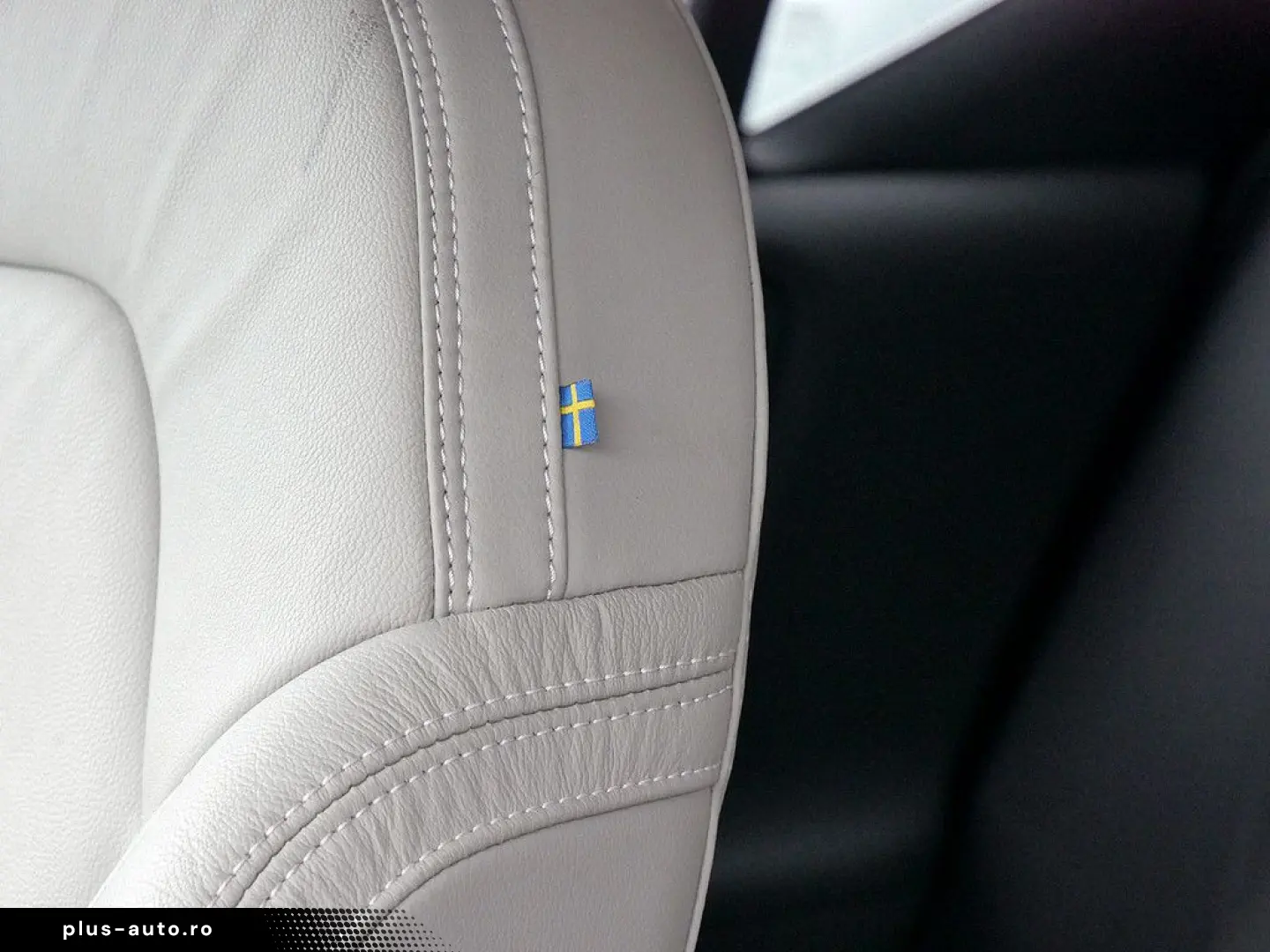 VOLVO XC40 T5 Plus Bright Recharge Plug-In Hybrid LED