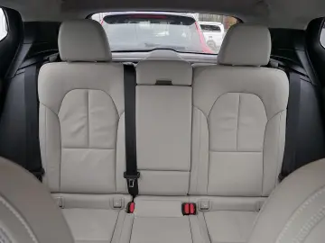 VOLVO XC40 T5 Plus Bright Recharge Plug-In Hybrid LED