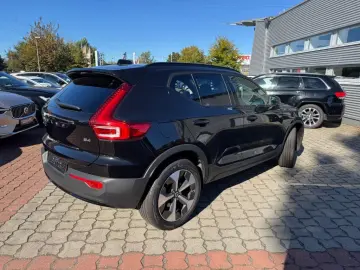 VOLVO XC40 B4 B DKG Ultimate Dark HarmanKardon ACC