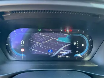 VOLVO XC40 B4 B DKG Ultimate Dark HarmanKardon ACC