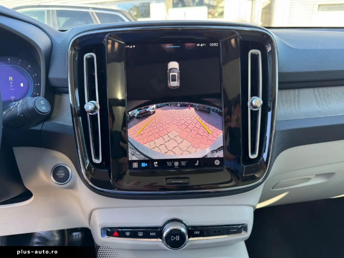 VOLVO XC40 B4 B DKG Ultimate Dark HarmanKardon ACC