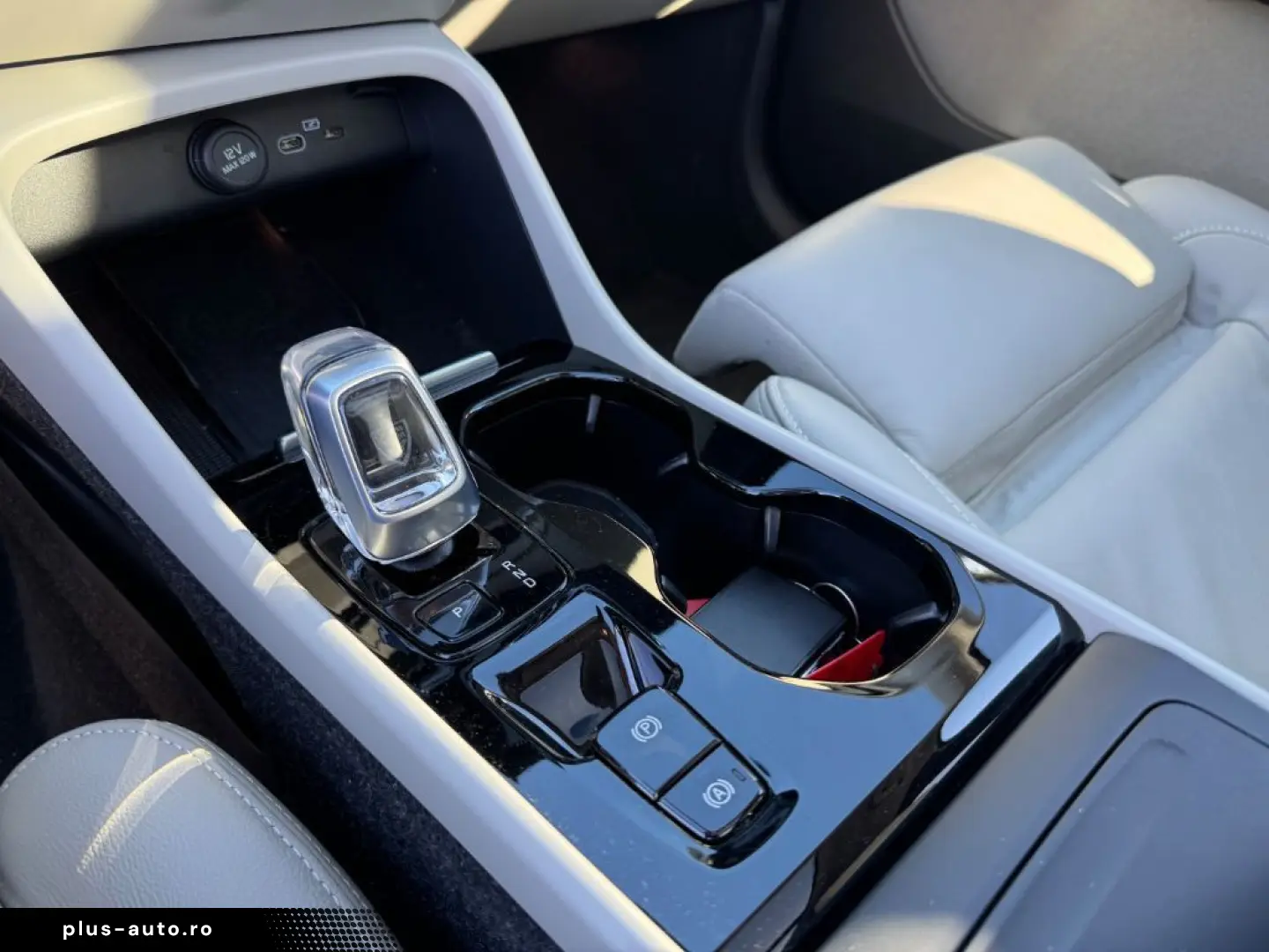 VOLVO XC40 B4 B DKG Ultimate Dark HarmanKardon ACC