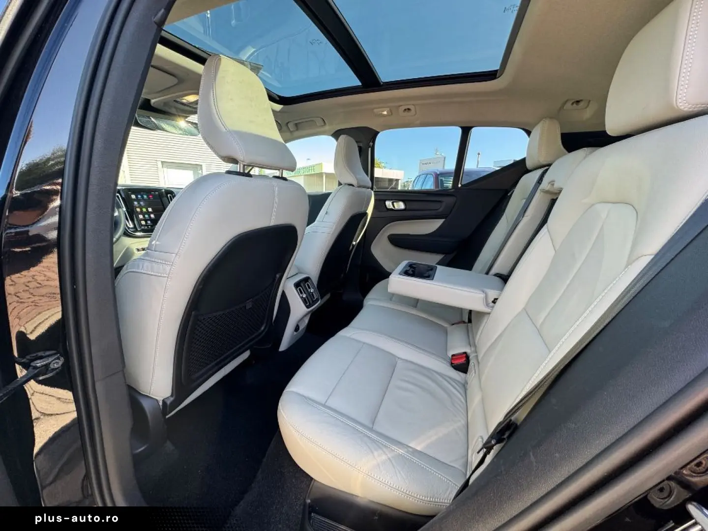 VOLVO XC40 B4 B DKG Ultimate Dark HarmanKardon ACC