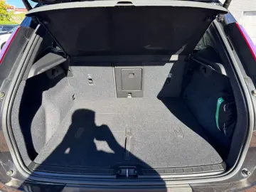 VOLVO XC40 B4 B DKG Ultimate Dark HarmanKardon ACC