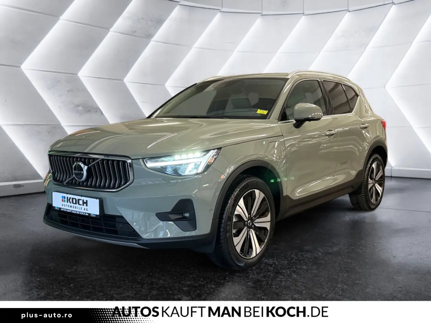 VOLVO XC40 T4 Recharge Plus Bright BLIS STDHz 360v H&K
