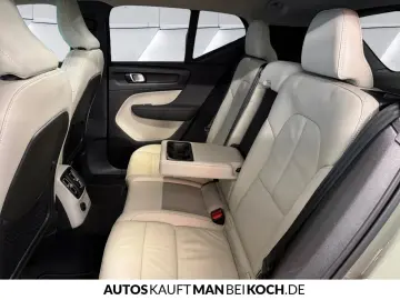 VOLVO XC40 T4 Recharge Plus Bright BLIS STDHz 360v H&K