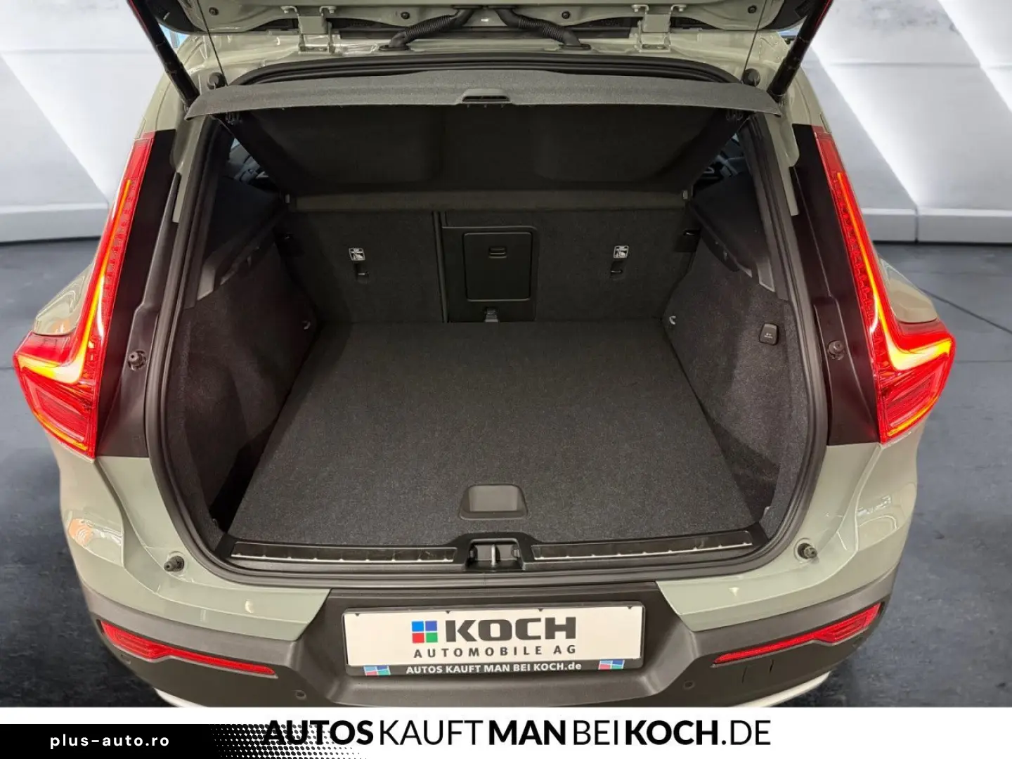 VOLVO XC40 T4 Recharge Plus Bright BLIS STDHz 360v H&K