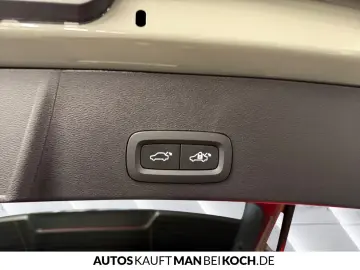 VOLVO XC40 T4 Recharge Plus Bright BLIS STDHz 360v H&K