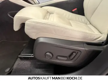 VOLVO XC40 T4 Recharge Plus Bright BLIS STDHz 360v H&K